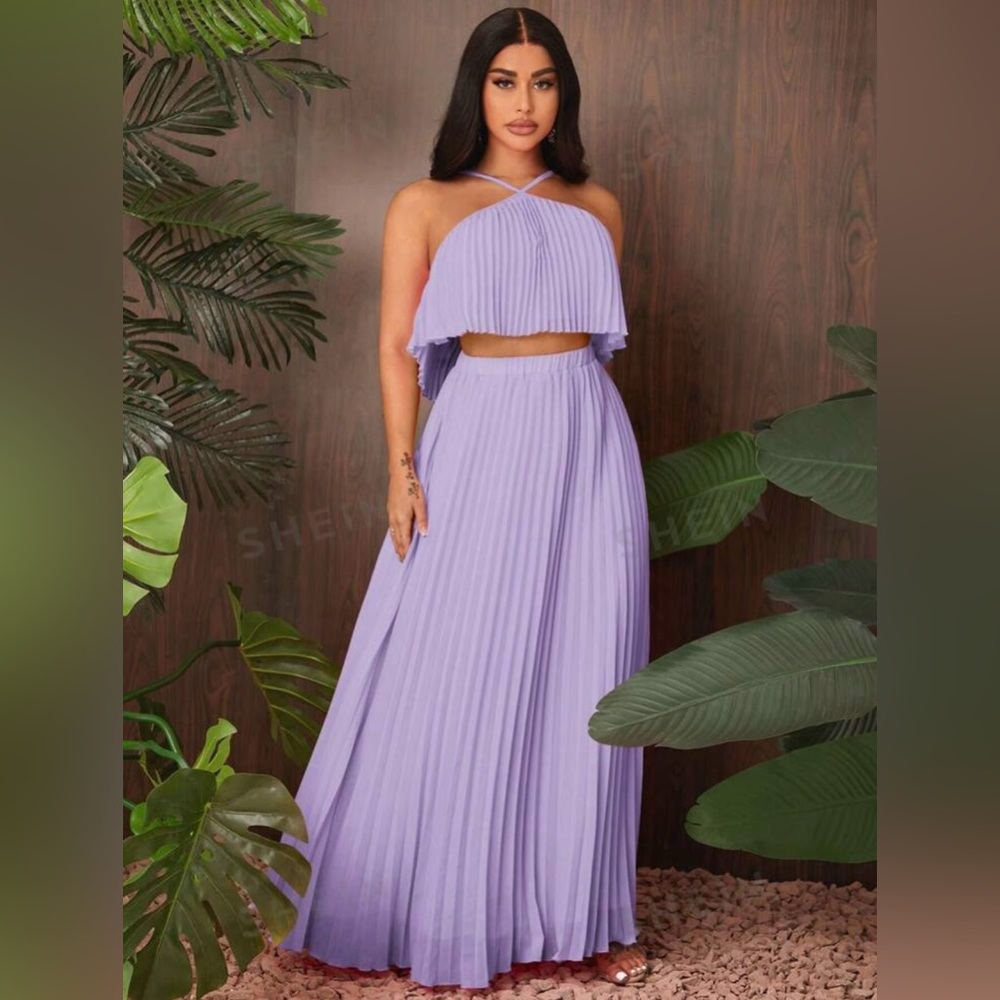 Women's Pleated Woven Halter Neck Vest And Skirt Set